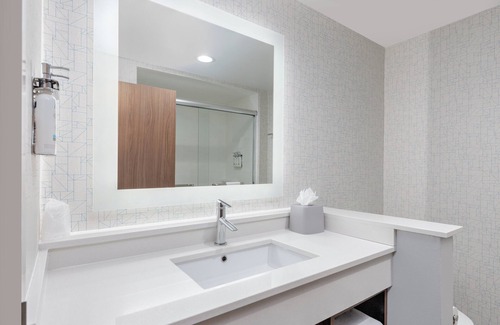 Moore Hotel | Holiday Inn Express & Suites Moore by IHG