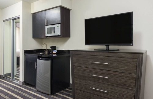 Norman Hotel | Holiday Inn Express & Suites Norman by IHG