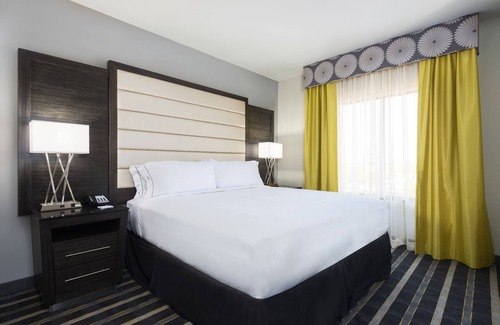 Norman Hotel | Holiday Inn Express & Suites Norman by IHG