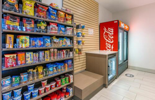 Governmental Mall Hotel | Holiday Inn Express & Suites - Phoenix Dwtn - State Capitol by IHG