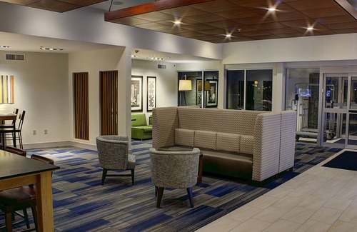 Spencer Hotel | Holiday Inn Express & Suites Spencer by IHG