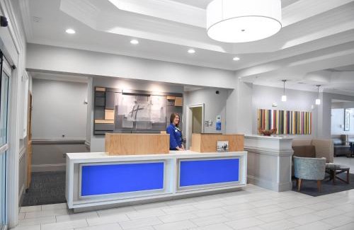 Valdosta Hotel | Holiday Inn Express & Suites - Valdosta by IHG