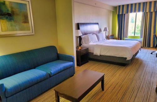 Wilson Hotel | Holiday Inn Express & Suites Wilson-Downtown by IHG