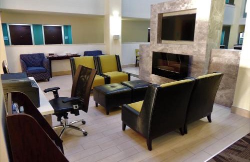 New Castle Hotel | Holiday Inn Express Trussville by IHG