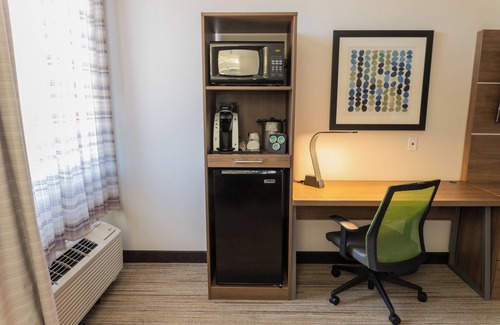 Grand Island Hotel | Holiday Inn Express Grand Island - Niagara Falls by IHG