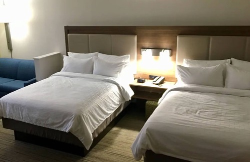 Grand Island Hotel | Holiday Inn Express Grand Island - Niagara Falls by IHG