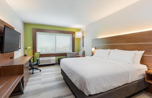 Moreno Valley Hotel | Holiday Inn Express & Suites - Moreno Valley - Riverside by IHG