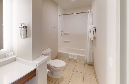 South Burlington Hotel | Holiday Inn Express South Burlington by IHG