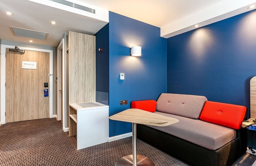 Windsor Hotel | Holiday Inn Express Windsor by IHG