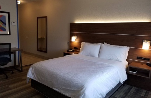 Hurricane Hotel | Holiday Inn Express Winfield by IHG