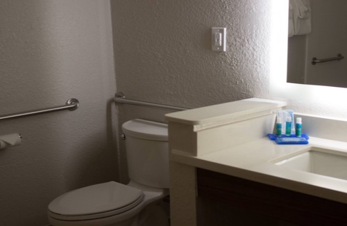 Hurricane Hotel | Holiday Inn Express Winfield by IHG