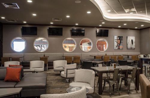 Fargo Hotel | Holiday Inn Fargo by IHG