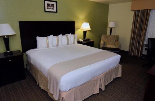 Fort Myers Hotel | Holiday Inn - Fort Myers - Downtown Area by IHG