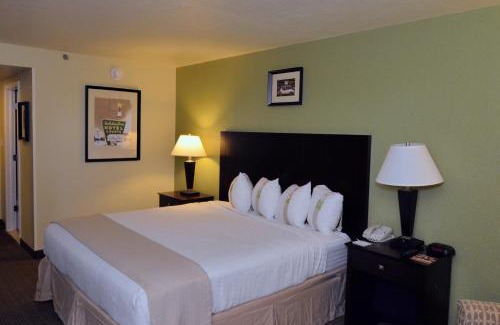 Fort Myers Hotel | Holiday Inn - Fort Myers - Downtown Area by IHG