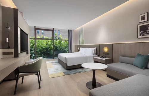 Downtown Shanghai Hotel | Holiday Inn Hotel & Suites Shanghai Changfeng by IHG