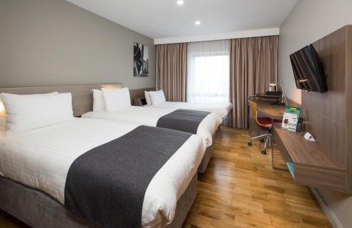 East Acton Hotel | Holiday Inn London West by IHG