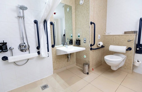 Salford Hotel | Holiday Inn Manchester-Media City UK by IHG