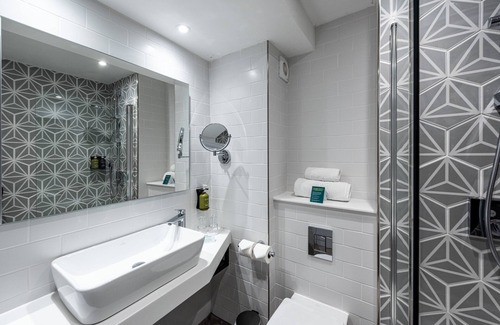 Bardsley Hotel | Holiday Inn Manchester - Oldham by IHG