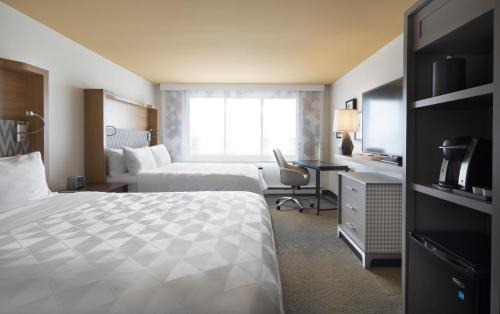 Longueuil Hotel | Holiday Inn Montreal Longueuil by IHG