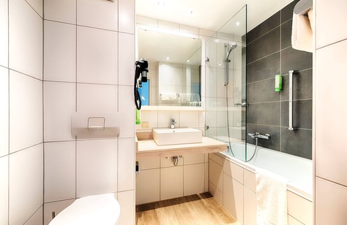 Obersendling Hotel | Holiday Inn Munich - South by IHG