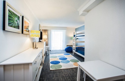 Lake George Hotel | Holiday Inn Resort Lake George - Adirondack Area by IHG