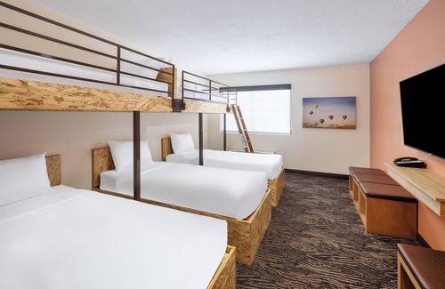 Mesquite Hotel | Holiday Inn Resort Mesquite by IHG