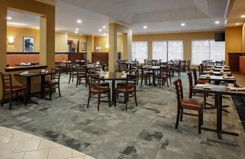 Peabody Hotel | Holiday Inn & Suites Boston Peabody by IHG