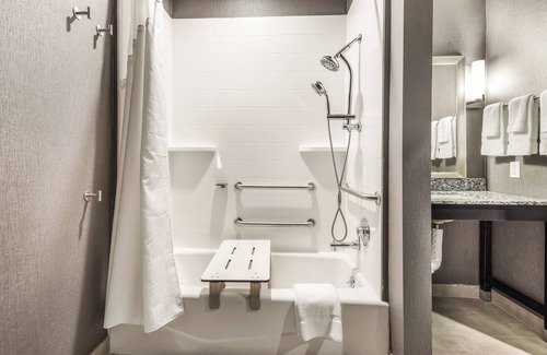 Milpitas Hotel | Holiday Inn & Suites Silicon Valley - Milpitas by IHG