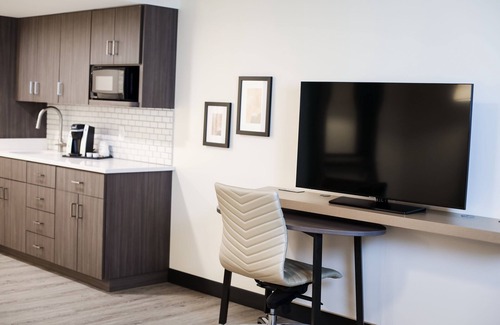 St. Cloud Hotel | Holiday Inn & Suites St. Cloud by IHG