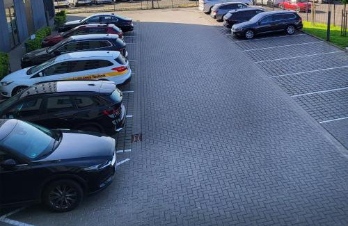 Neuenland Hotel | Holiday Inn - the niu, Crusoe Bremen Airport by IHG