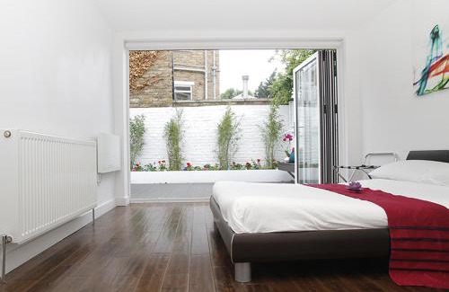 Hammersmith Broadway Apartment | Holiday Lets London - I2
