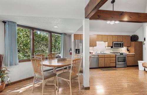 Osage Beach Villa | Holiday Shores 17 - Beautiful Villa with Resort Amenities!
