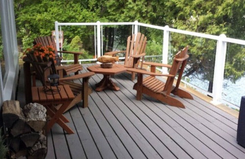 Carnarvon Cottage | *Holiday Specials* Gorgeous Lakefront Cottage On 12 Mile Lake