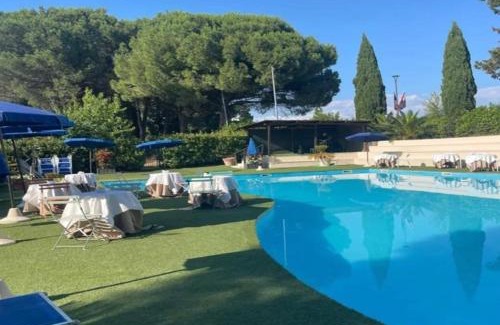Montopoli in Val d'Arno Other | Holiday Travel Genius Family Mobile Home with Pool, Terrace at Toscana Holiday Park