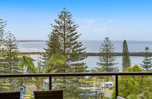 Port Macquarie Apartment | Holiday unit with ocean views, 2 minute walk to CBD