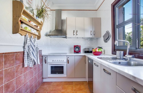 Playa Blanca Villa | Holiday Villa Casa Sultana Close to Beach with Mountain View, Wi-Fi, Terrace & Pool