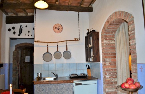 Pomarance Apartment | Holiday, where Tuscany is still authentic. 16th c. Villa, Infinity pool: Leccio