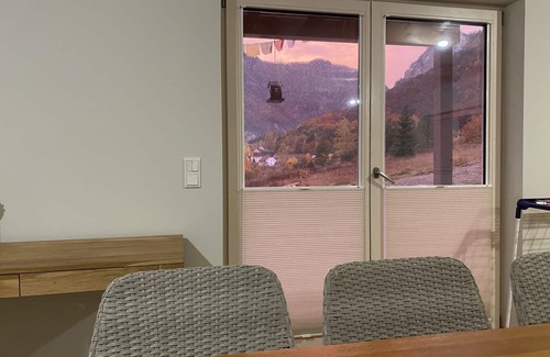 Ferlach House | HolidayYOGAhaus log cabin "Bergblick"