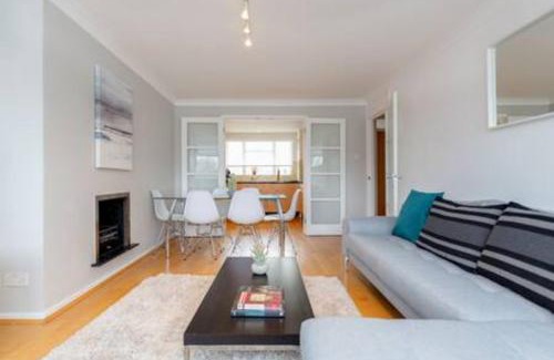 Holland Park Apartment | Holland Park 2 Bed Flat by BaseToGo