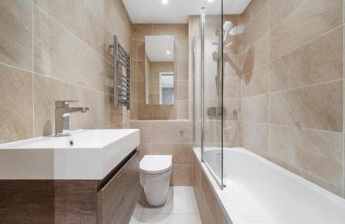 Holland Park Apartment | Holland Park Flat, 2Bed 2Bath, Breakfast, LGF