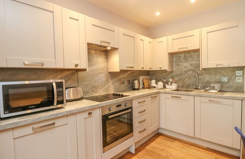 West Laroch Cottage | HOLLY COTTAGE, family friendly, with open fire in Ballachulish