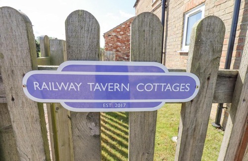 Alford House | Holly Cottage