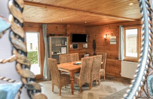 Bridgetown House | Holly