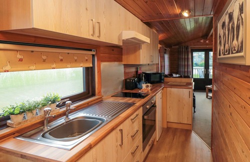 Loftus Cottage | HOLLY LODGE, pet friendly, character holiday cottage in Liverton