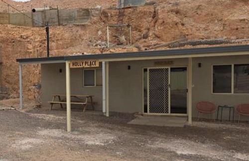 Coober Pedy Apartment | Holly Place