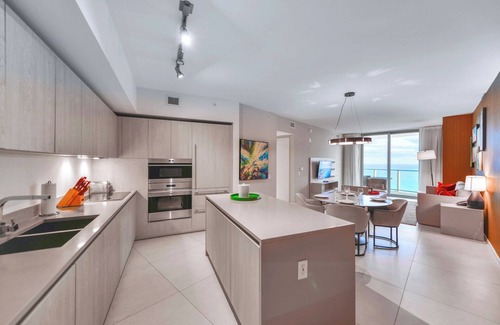 Hollywood South Central Beach Apartment | Hollywood Beach Condos