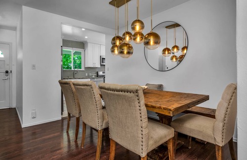 Van Nuys House | Hollywood Flash Sale Now 25% Off