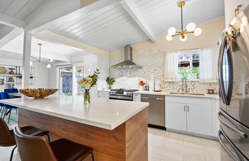 Valley Glen House | Hollywood Flash Sale Now 25% Off