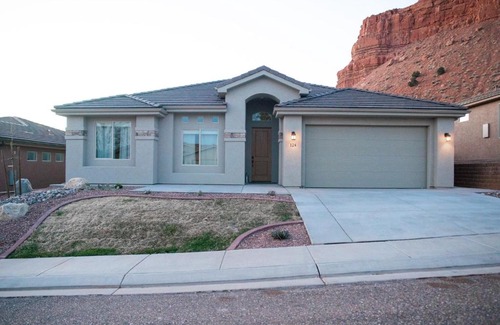 Kanab House | Hollywood Hangout - New West Properties