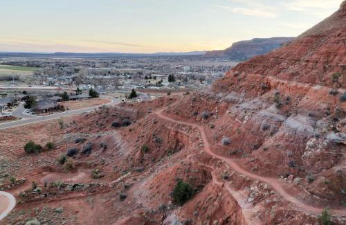 Kanab House | Hollywood Hangout - New West Properties
